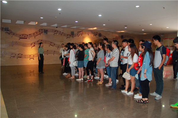 2016062808401262.jpg 九游会官网学生党员赴鄂豫皖革命纪念馆开展“两学一做”党日活动