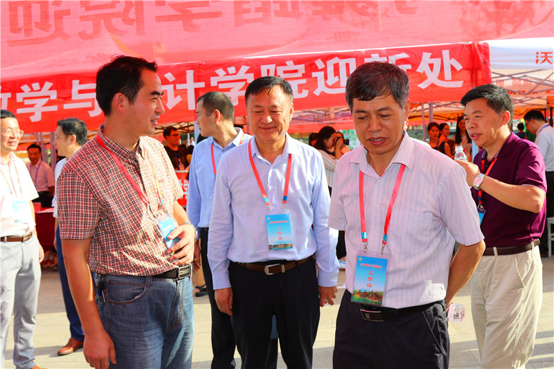 2017091110282381.jpg 九游会官网圆满完成2017级迎新工作
