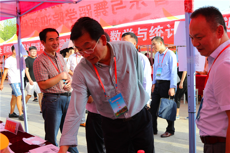 2017091110283656.jpg 九游会官网圆满完成2017级迎新工作