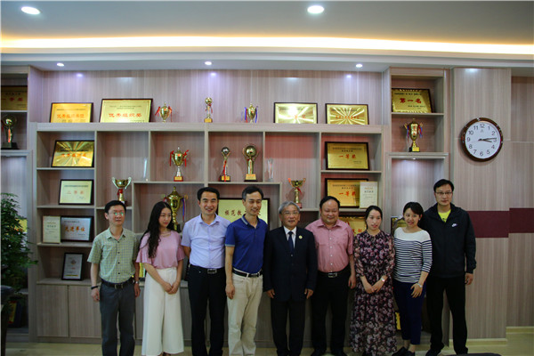 2017051606533610.jpg 赵晓生先生来九游会官网开展交流活动