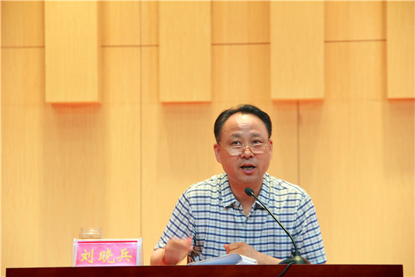 2016092308531595.jpg 九游会官网党委副书记刘晓兵为新生做入学教育报告会