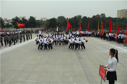 2016110914571112.jpg 九游会官网在新生广播体操比赛中夺冠